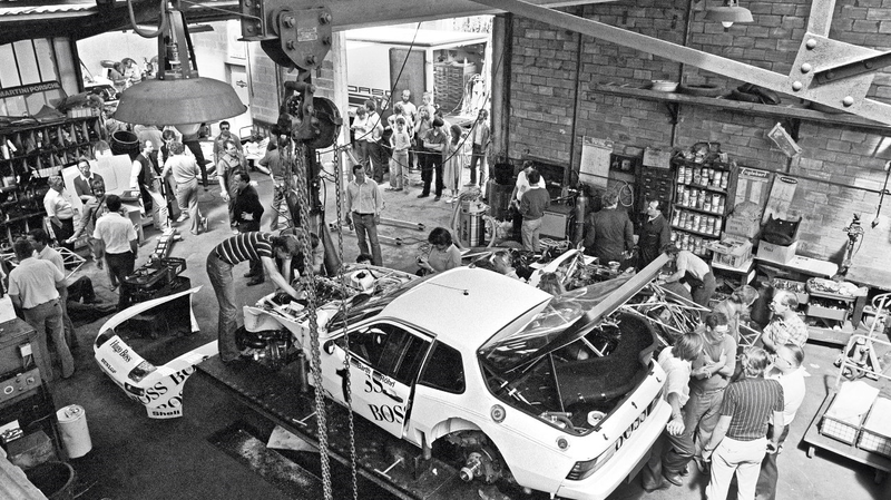 Illustration for article titled Porsche Le Mans works team at garage Provost